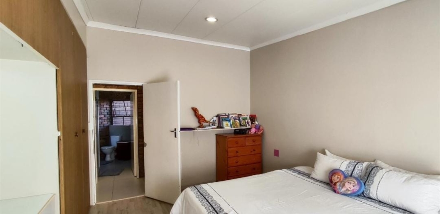 4 Bedroom Property for Sale in Terenure Gauteng