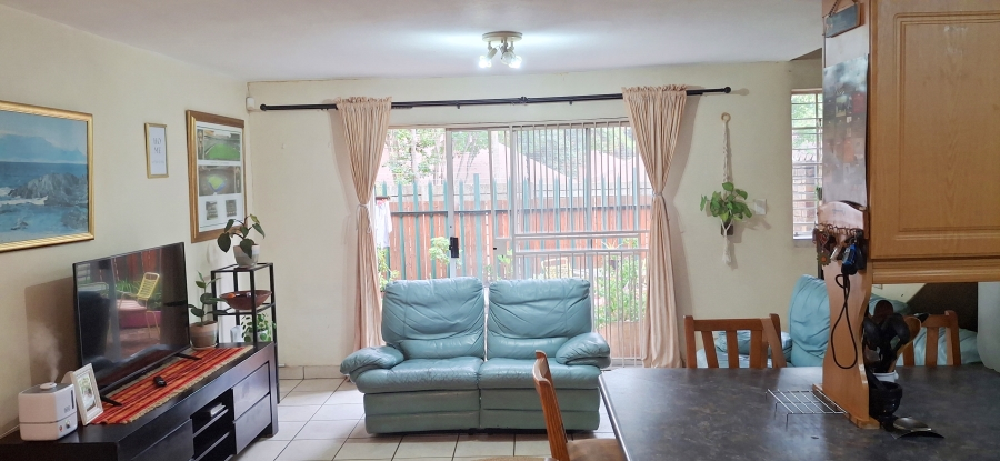2 Bedroom Property for Sale in Gezina Gauteng