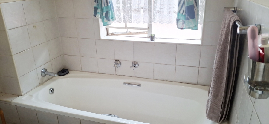 2 Bedroom Property for Sale in Gezina Gauteng