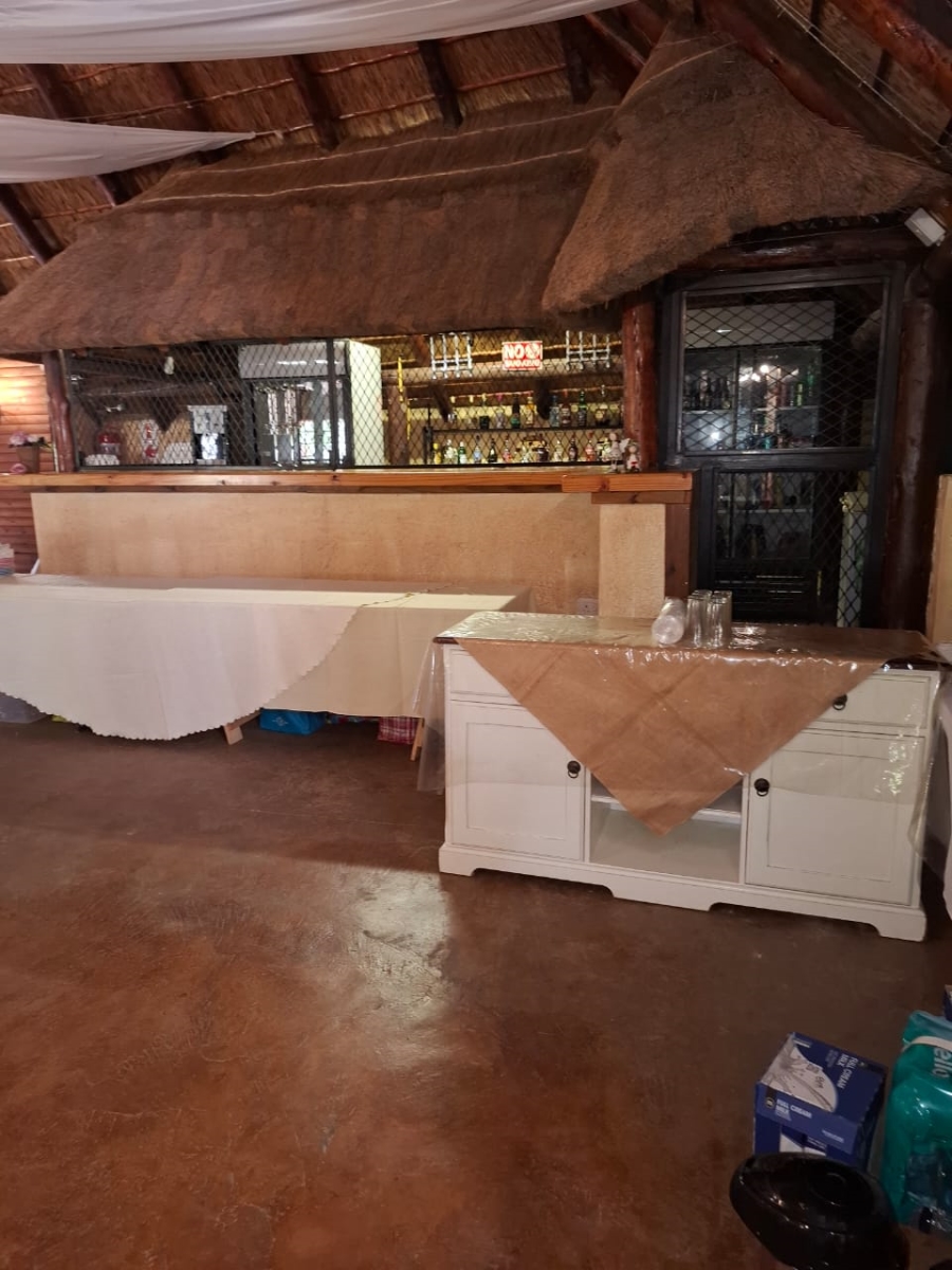 8 Bedroom Property for Sale in Kameeldrift West Gauteng