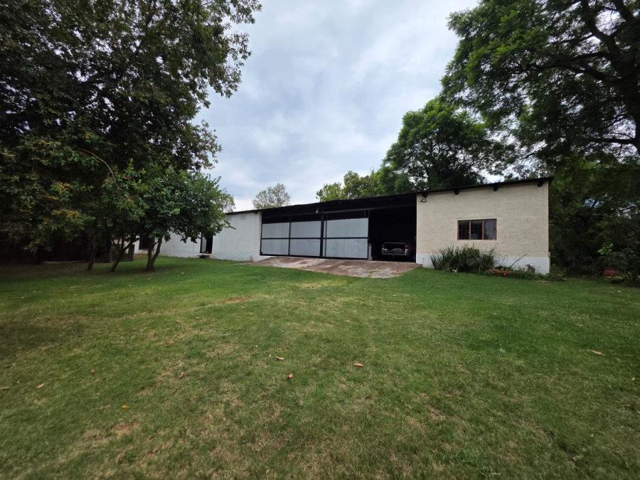 8 Bedroom Property for Sale in Kameeldrift West Gauteng