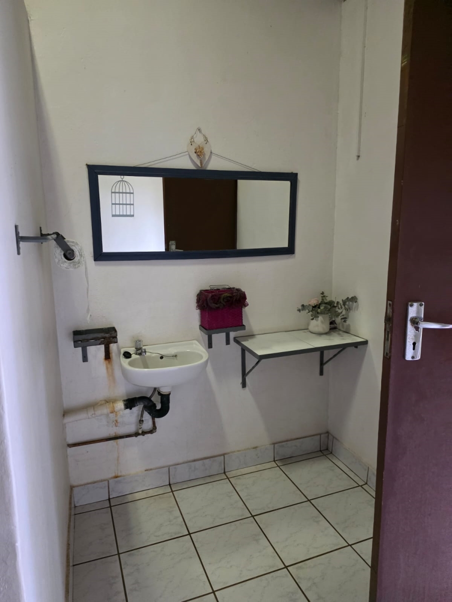 8 Bedroom Property for Sale in Kameeldrift West Gauteng