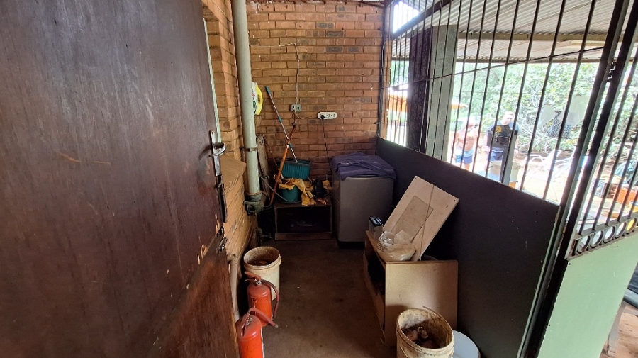 3 Bedroom Property for Sale in Haakdoornboom Gauteng