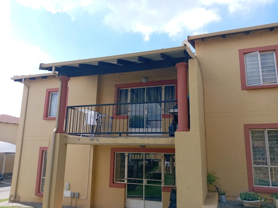 2 Bedroom Property for Sale in Sundowner Gauteng