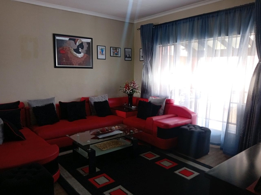 2 Bedroom Property for Sale in Sundowner Gauteng