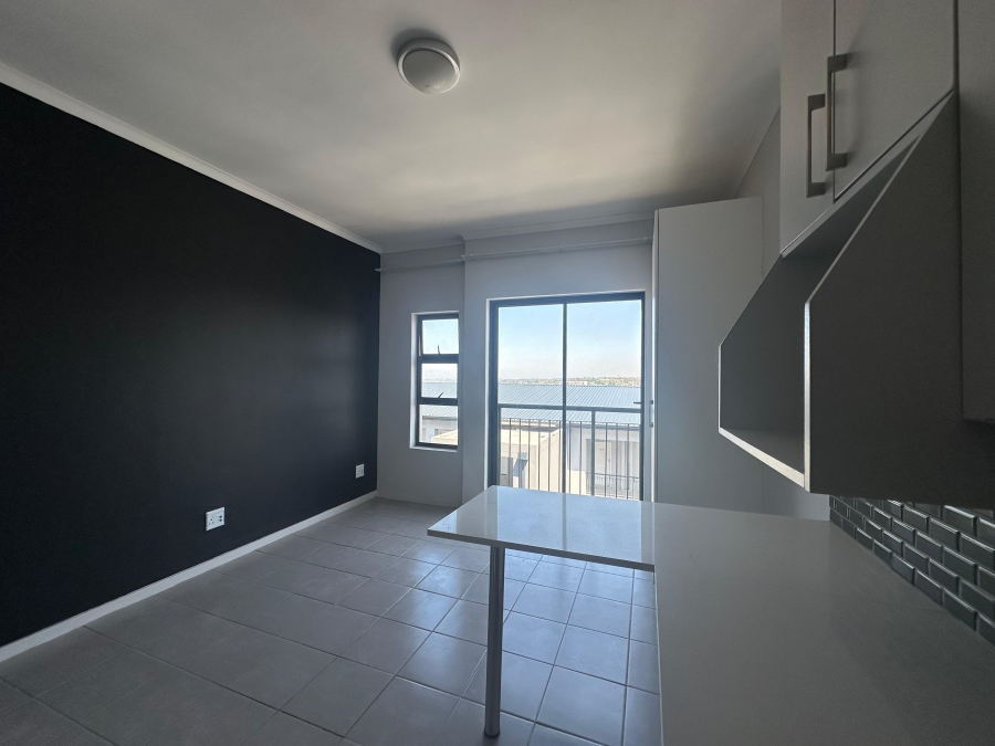 1 Bedroom Property for Sale in Grand Central Gauteng