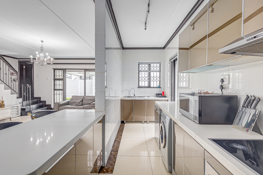 To Let 3 Bedroom Property for Rent in Fourways Gauteng