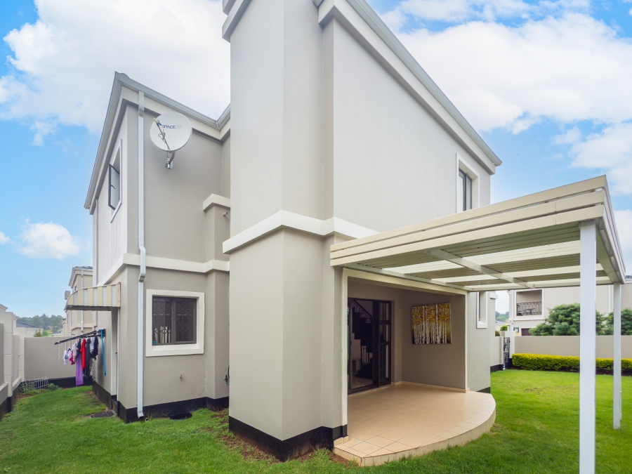 To Let 3 Bedroom Property for Rent in Fourways Gauteng