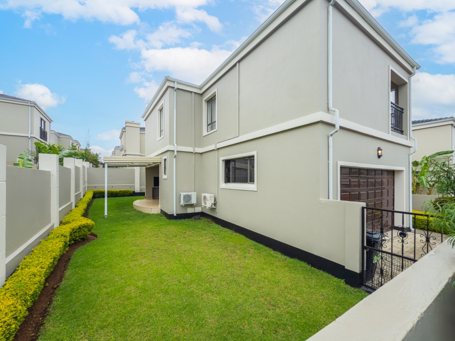 To Let 3 Bedroom Property for Rent in Fourways Gauteng