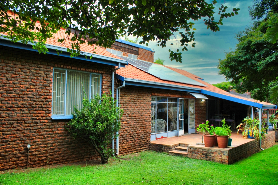 3 Bedroom Property for Sale in Garsfontein Gauteng