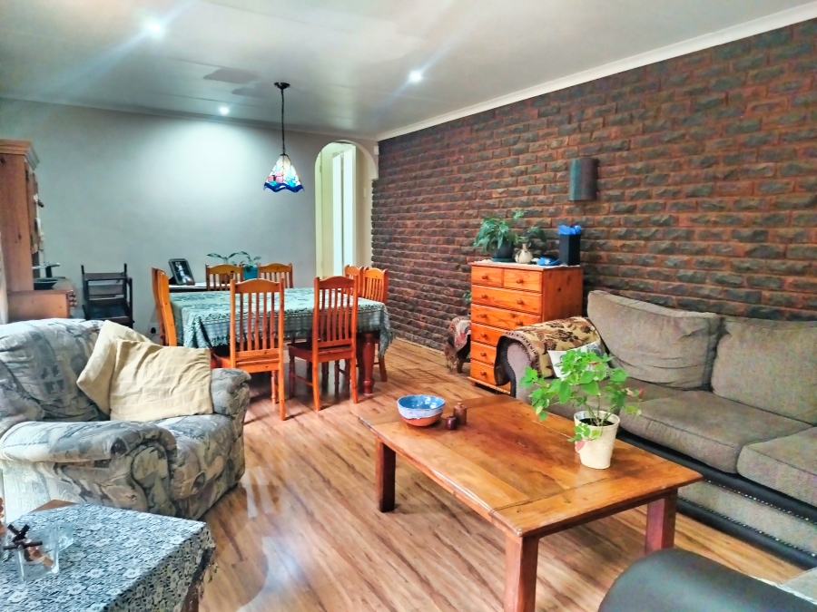 3 Bedroom Property for Sale in Garsfontein Gauteng