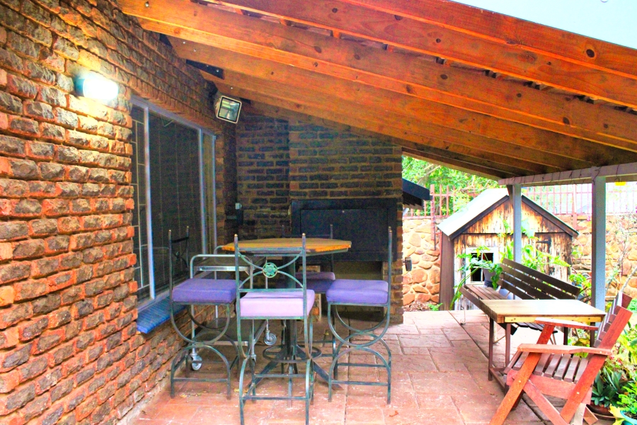 3 Bedroom Property for Sale in Garsfontein Gauteng