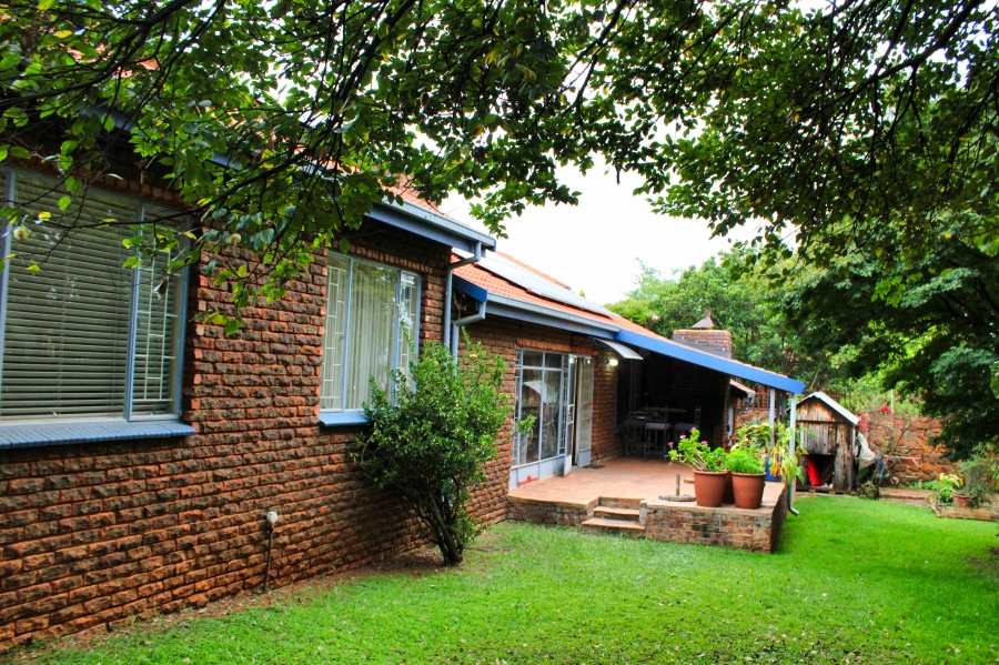 3 Bedroom Property for Sale in Garsfontein Gauteng