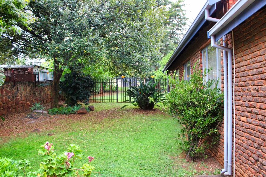 3 Bedroom Property for Sale in Garsfontein Gauteng