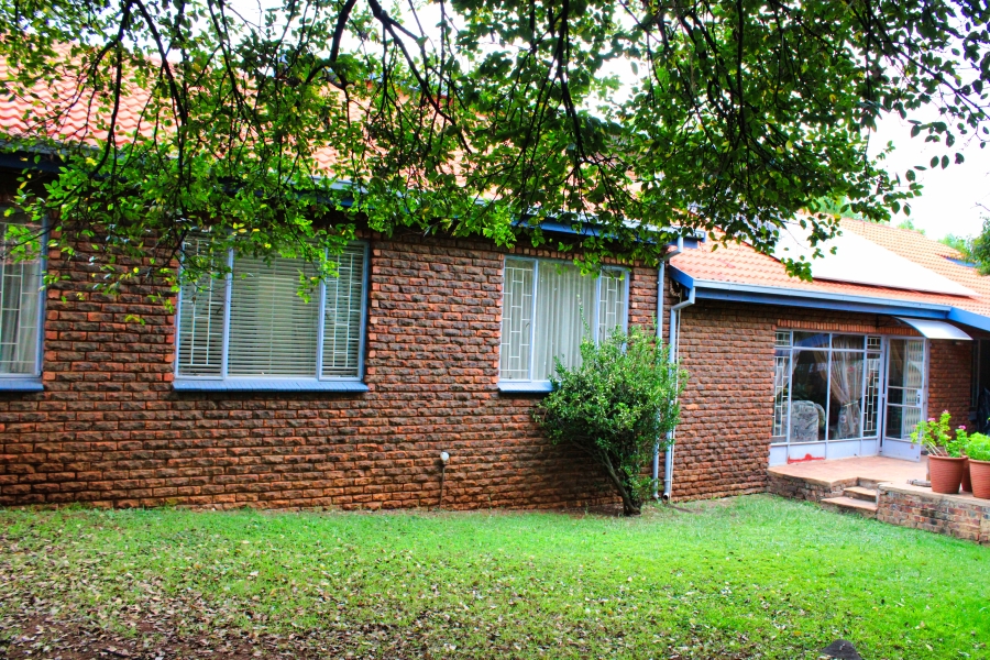 3 Bedroom Property for Sale in Garsfontein Gauteng