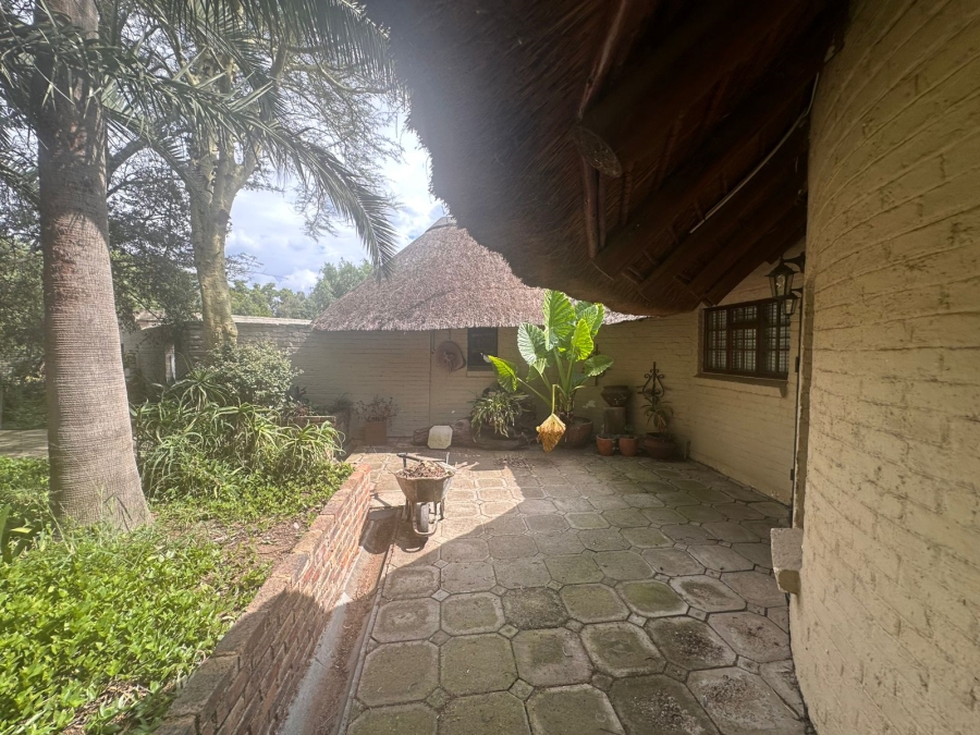 4 Bedroom Property for Sale in Glen Austin Gauteng