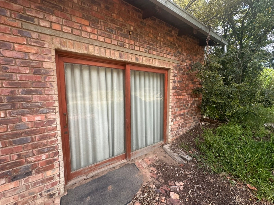 4 Bedroom Property for Sale in Glen Austin Gauteng