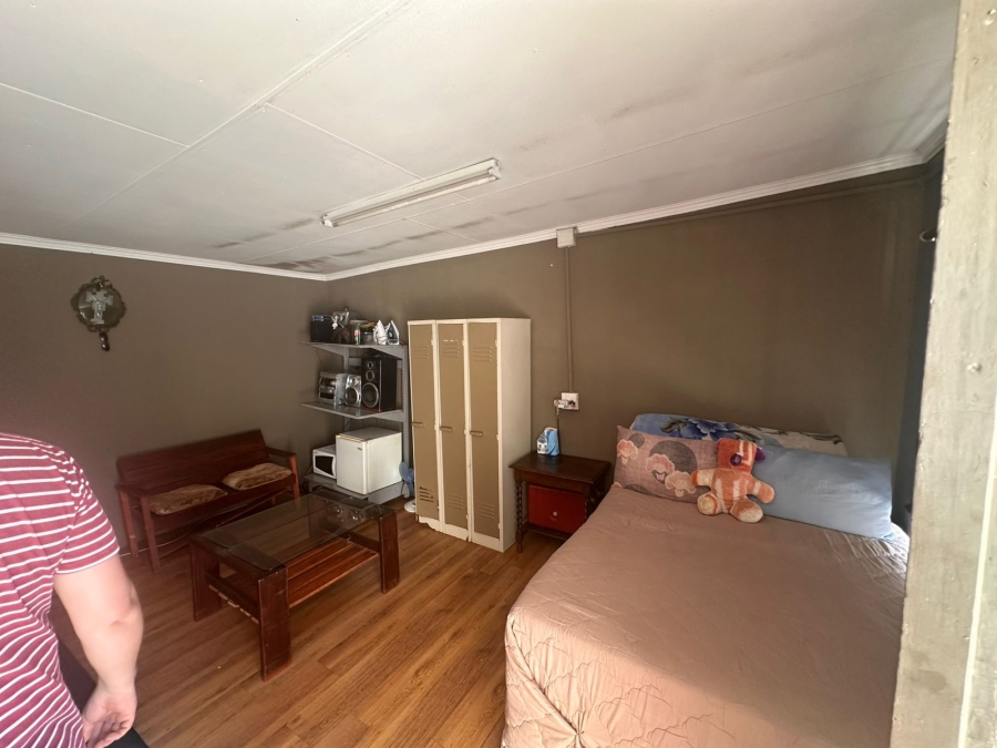 4 Bedroom Property for Sale in Glen Austin Gauteng