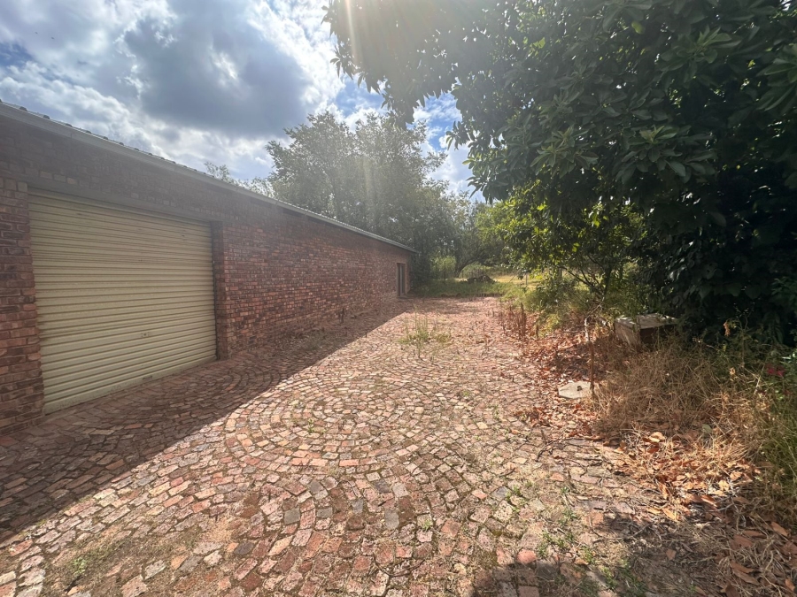 4 Bedroom Property for Sale in Glen Austin Gauteng