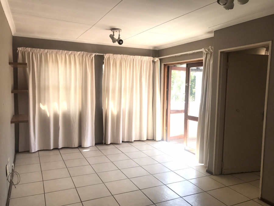 1 Bedroom Property for Sale in Lakefield Gauteng