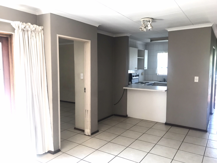 1 Bedroom Property for Sale in Lakefield Gauteng