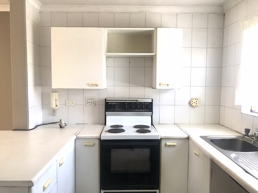 1 Bedroom Property for Sale in Lakefield Gauteng