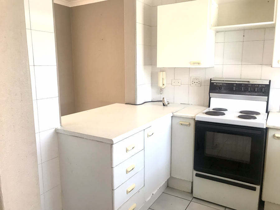 1 Bedroom Property for Sale in Lakefield Gauteng