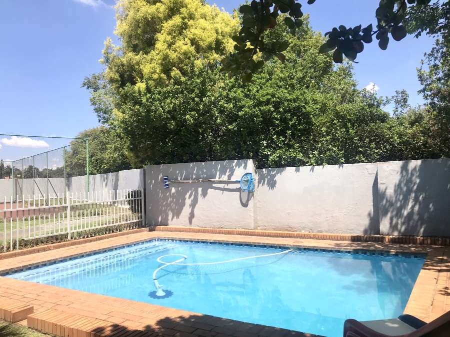 1 Bedroom Property for Sale in Lakefield Gauteng