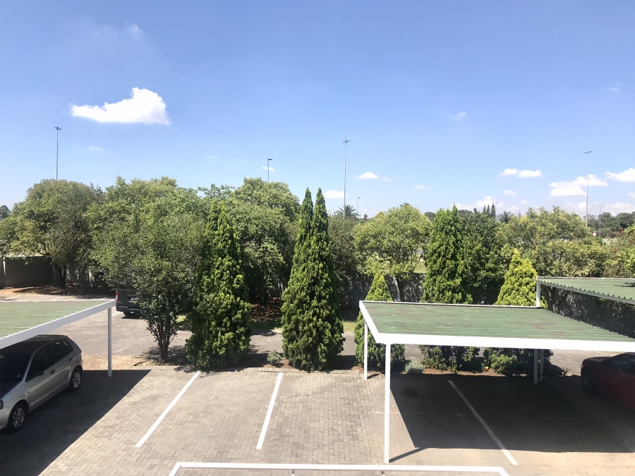 1 Bedroom Property for Sale in Lakefield Gauteng