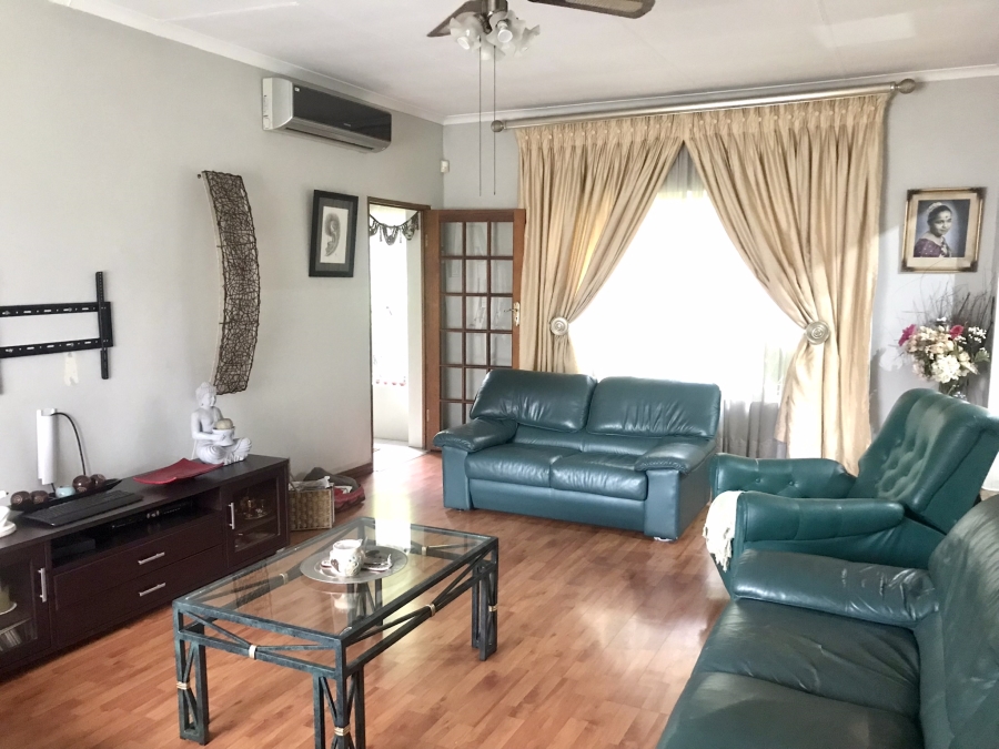 3 Bedroom Property for Sale in Mackenzie Park Gauteng