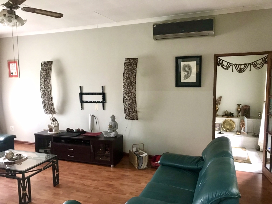 3 Bedroom Property for Sale in Mackenzie Park Gauteng