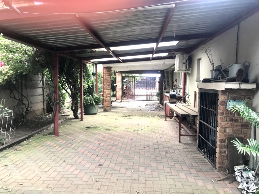 3 Bedroom Property for Sale in Mackenzie Park Gauteng
