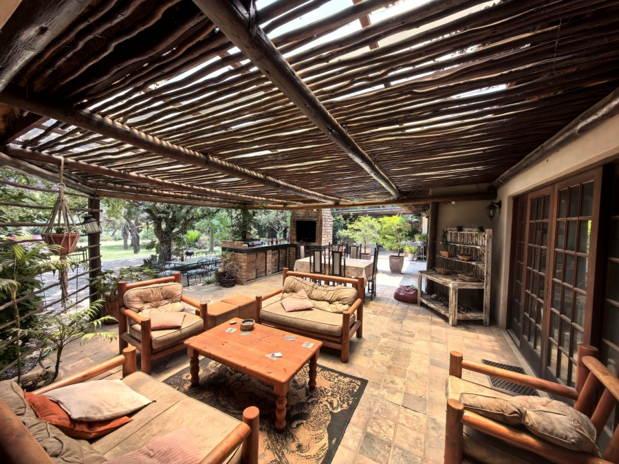 5 Bedroom Property for Sale in Laezonia Gauteng