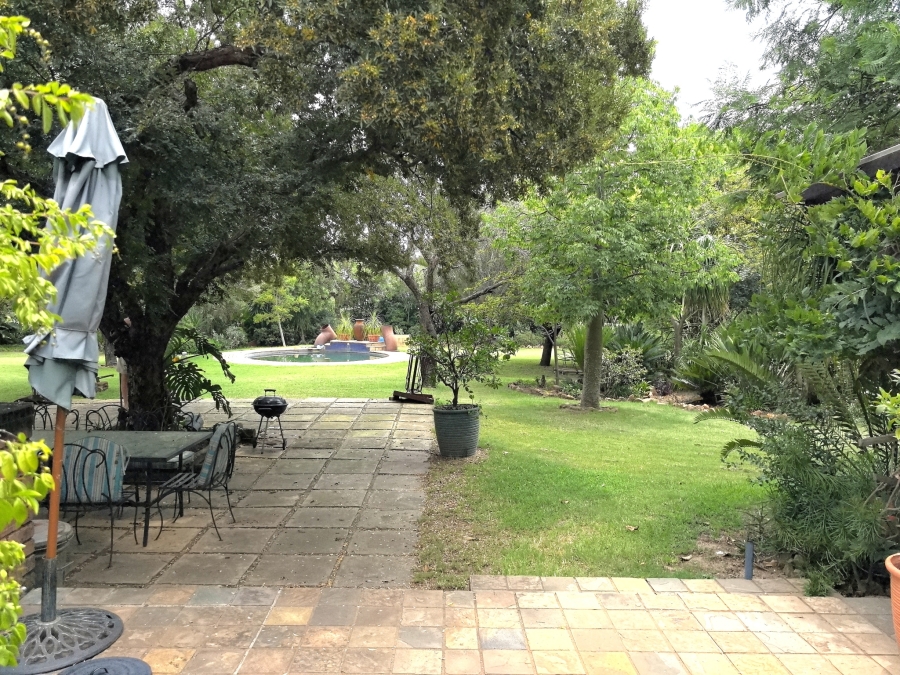 5 Bedroom Property for Sale in Laezonia Gauteng