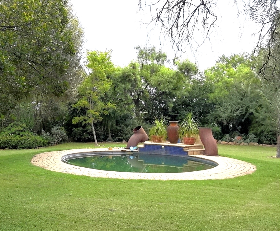 5 Bedroom Property for Sale in Laezonia Gauteng