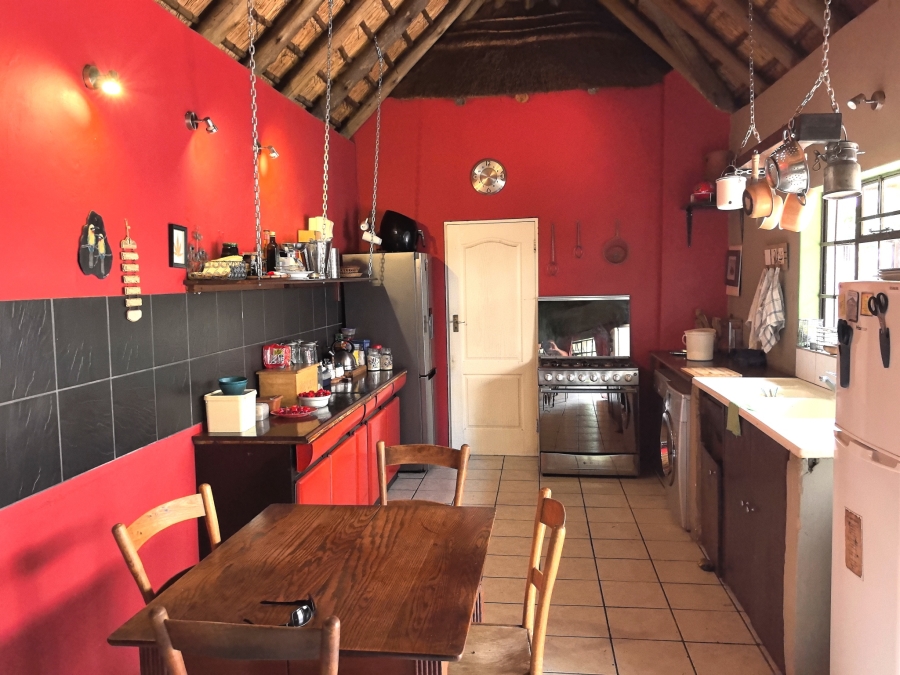 5 Bedroom Property for Sale in Laezonia Gauteng