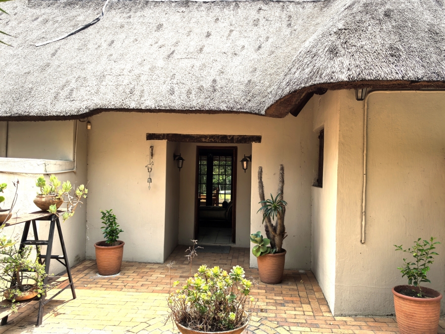 5 Bedroom Property for Sale in Laezonia Gauteng