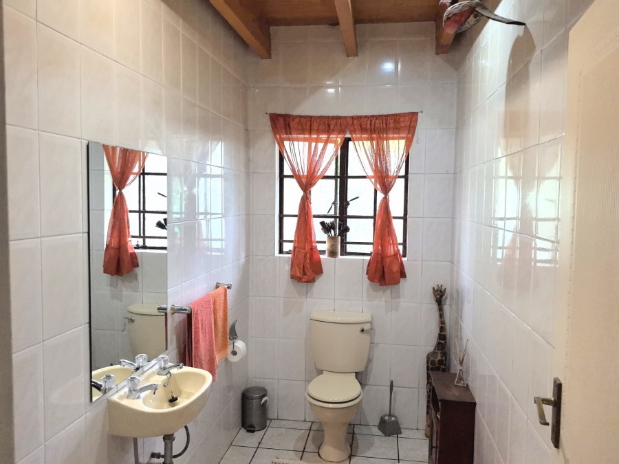 5 Bedroom Property for Sale in Laezonia Gauteng