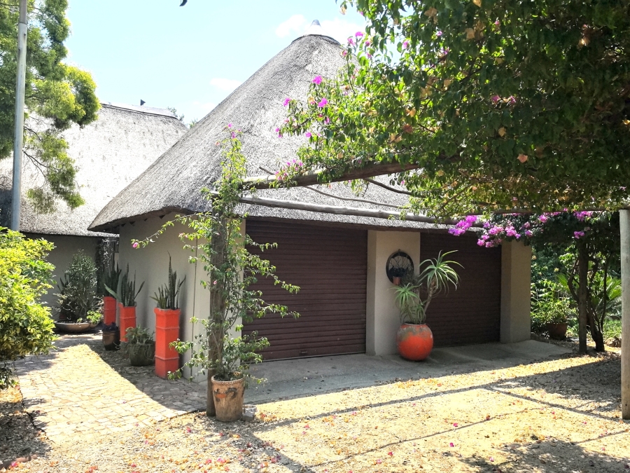 5 Bedroom Property for Sale in Laezonia Gauteng