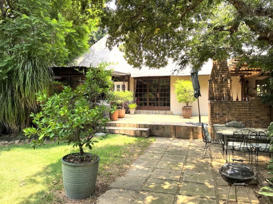5 Bedroom Property for Sale in Laezonia Gauteng