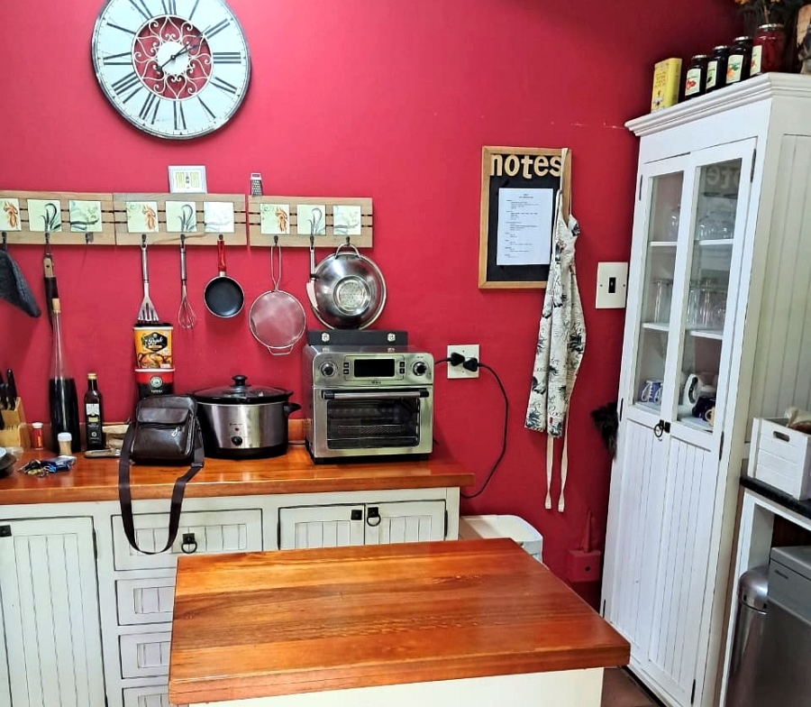 5 Bedroom Property for Sale in Laezonia Gauteng