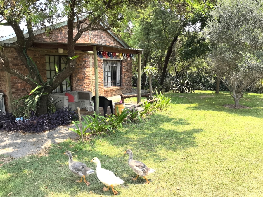 5 Bedroom Property for Sale in Laezonia Gauteng