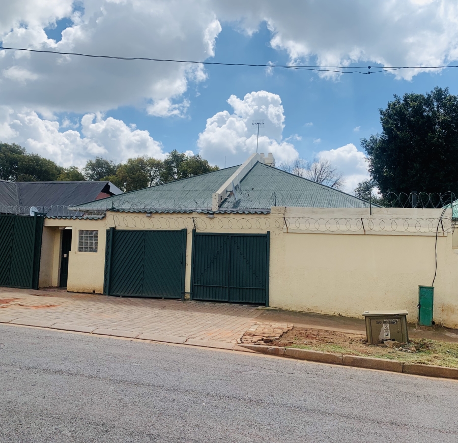 13 Bedroom Property for Sale in Bezuidenhout Valley Gauteng