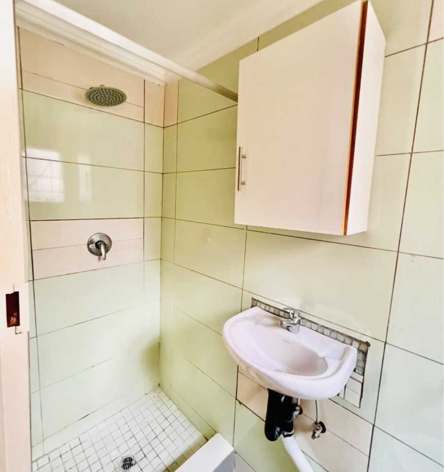 13 Bedroom Property for Sale in Bezuidenhout Valley Gauteng