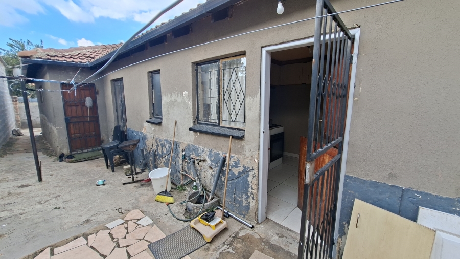 To Let 4 Bedroom Property for Rent in Olievenhoutbosch Gauteng