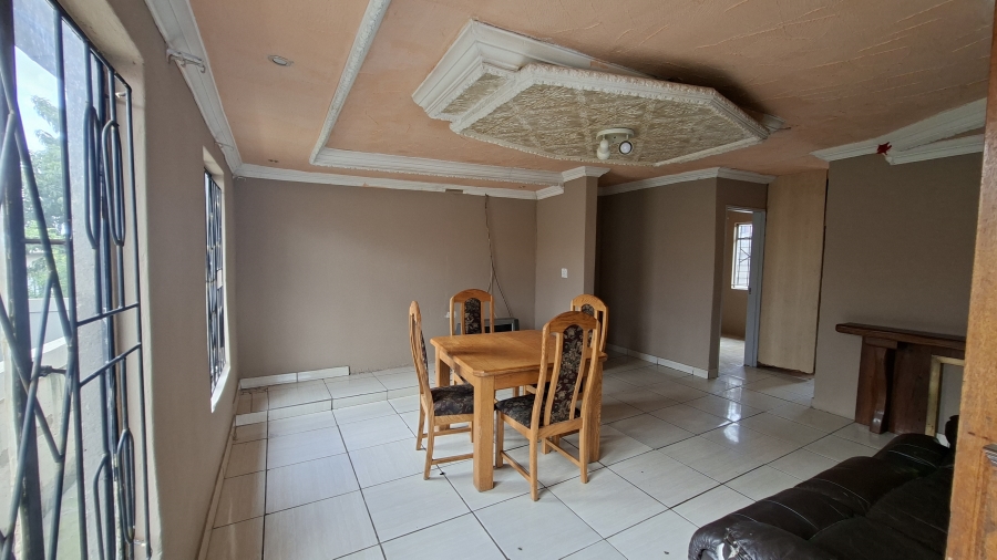 To Let 4 Bedroom Property for Rent in Olievenhoutbosch Gauteng