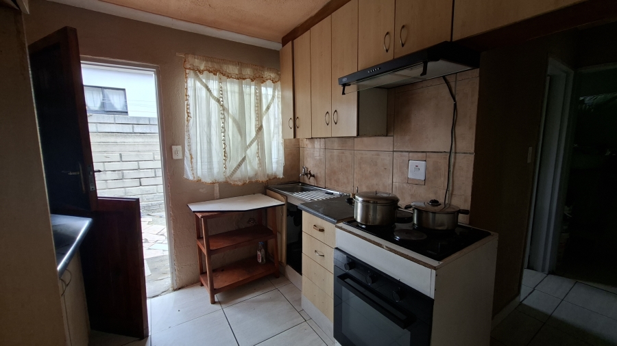 To Let 4 Bedroom Property for Rent in Olievenhoutbosch Gauteng