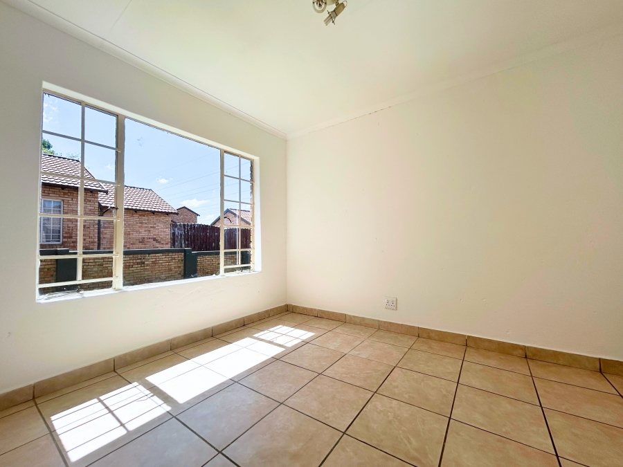 3 Bedroom Property for Sale in Amberfield Gauteng