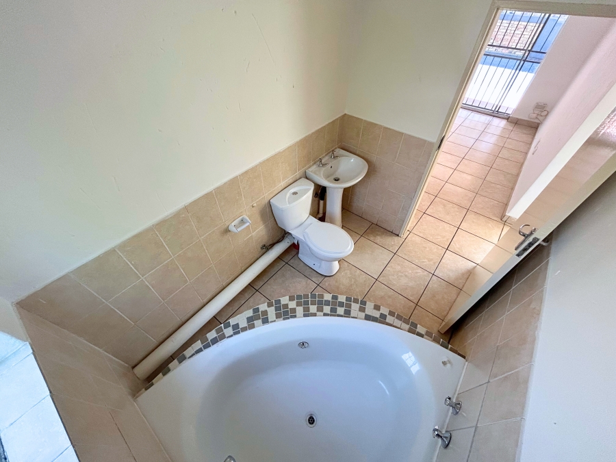 3 Bedroom Property for Sale in Amberfield Gauteng