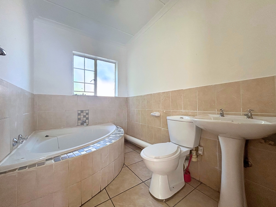 3 Bedroom Property for Sale in Amberfield Gauteng